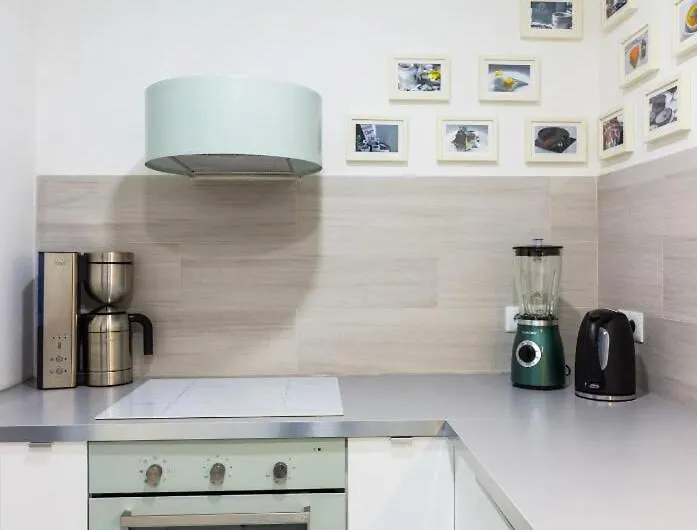 Apartment Nice, Cozy, Up To 6, Fcb Stadium, Free Parking Barcelona