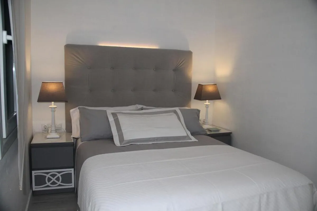 Nice, Cozy, Up To 6, Fcb Stadium, Free Parking Barcelona Apartment