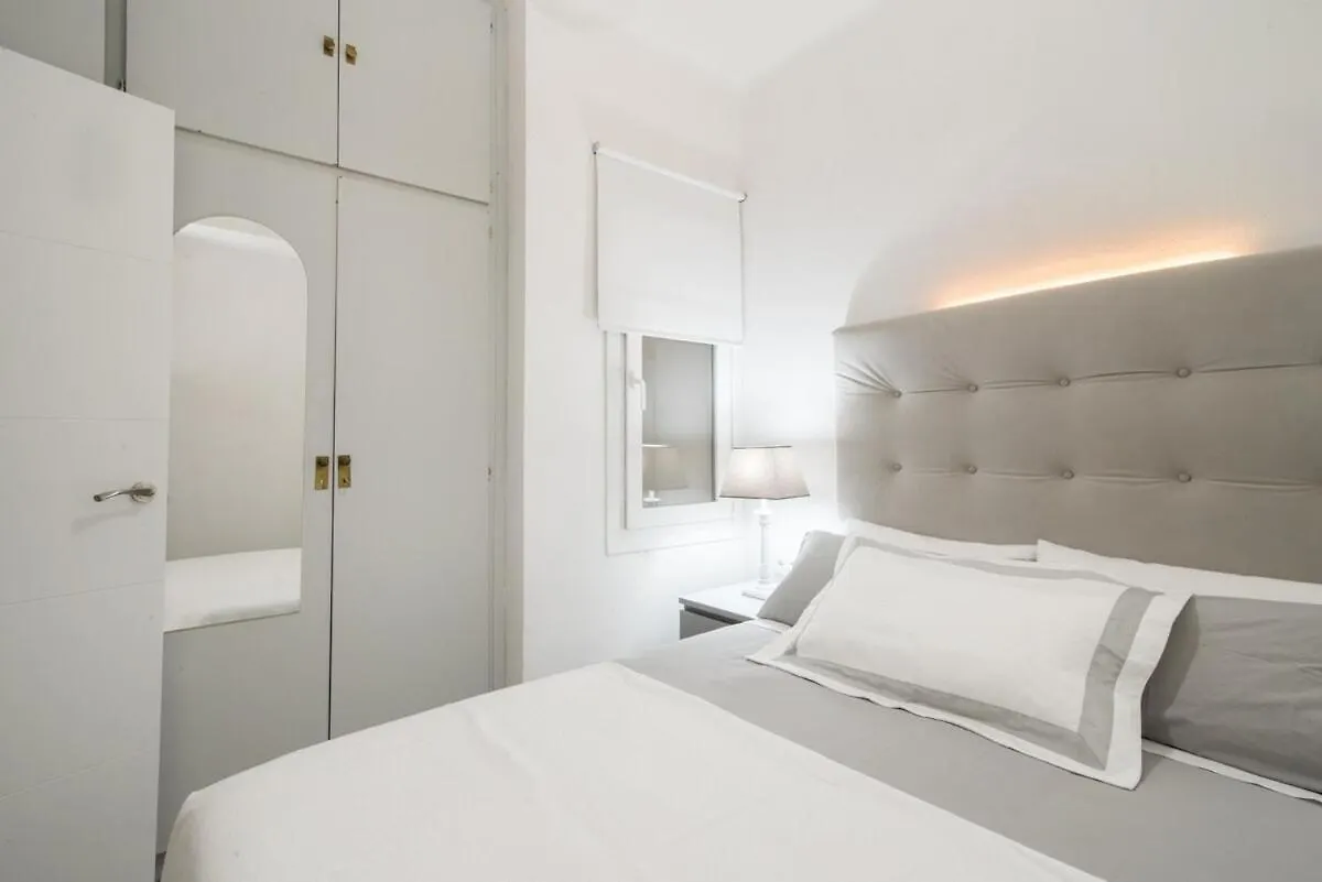 Nice, Cozy, Up To 6, Fcb Stadium, Free Parking Barcelona Apartment