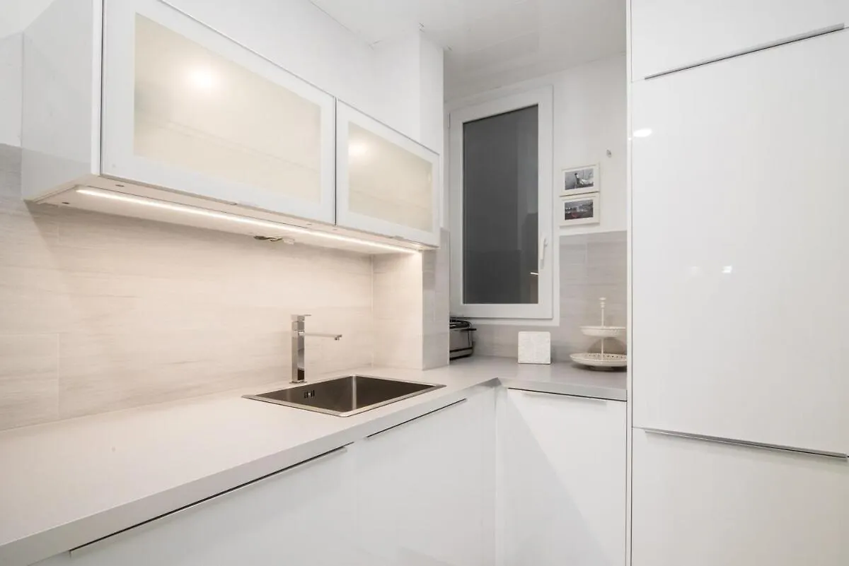Daire Nice, Cozy, Up To 6, Fcb Stadium, Free Parking Barselona