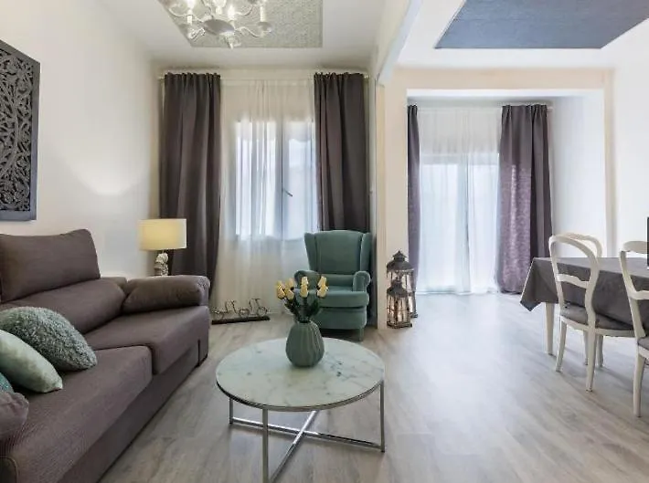 Nice, Cozy, Up To 6, Fcb Stadium, Free Parking Barselona 0*,  İspanya
