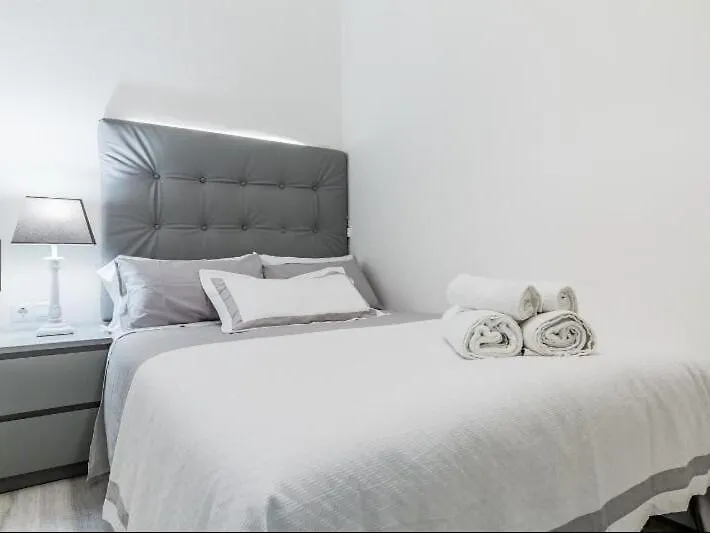 Daire Nice, Cozy, Up To 6, Fcb Stadium, Free Parking Barselona