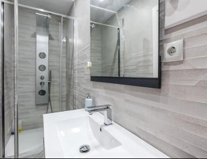 Nice, Cozy, Up To 6, Fcb Stadium, Free Parking Barselona 0*,  İspanya