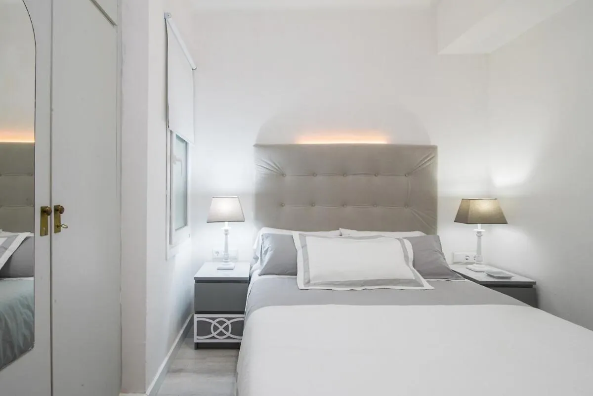 Nice, Cozy, Up To 6, Fcb Stadium, Free Parking Barselona